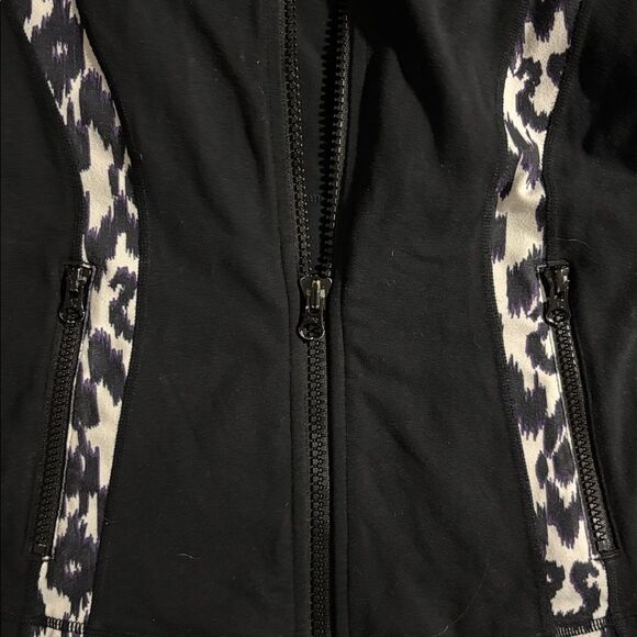 Lululemon define jacket animal print RARE - Picture 5 of 10